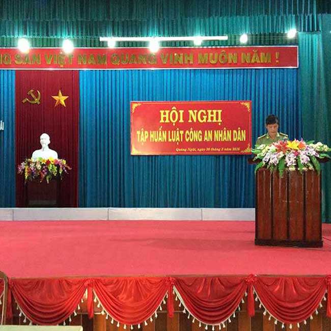 Màn sân khấu hội trường giá rẻ đẹp nhiều màu sắc