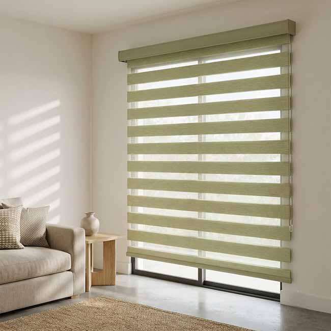 Rèm Cầu Vồng Phòng Khách – Điều Chỉnh Ánh Sáng Tinh Tế