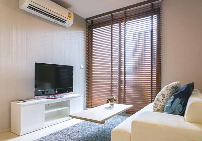 màn gỗ cửa sổ giá rẻ