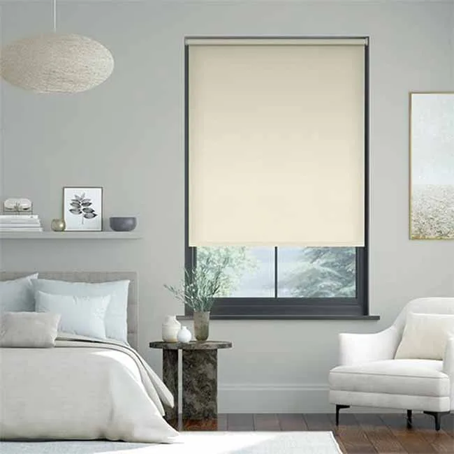 Rèm cuốn che nắng chống sáng cửa sổ phòng ngủ