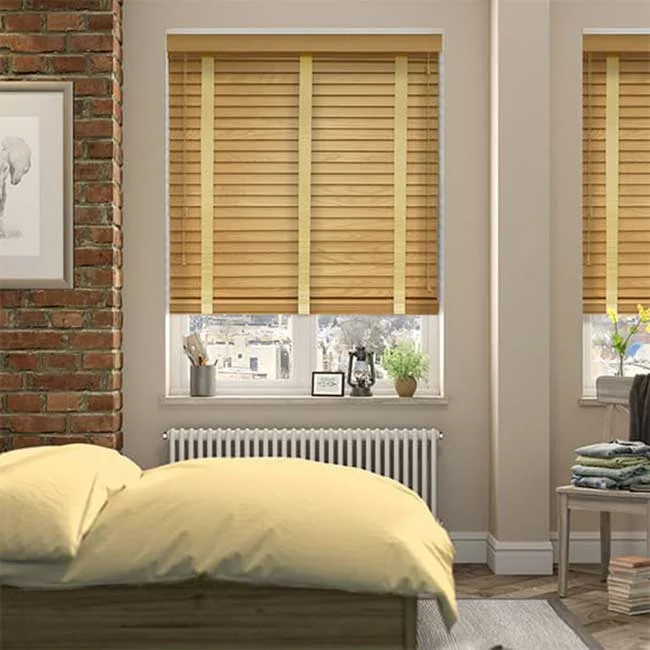 Rèm gỗ sồi tự nhiên cho phòng ngủ ấm cúng
