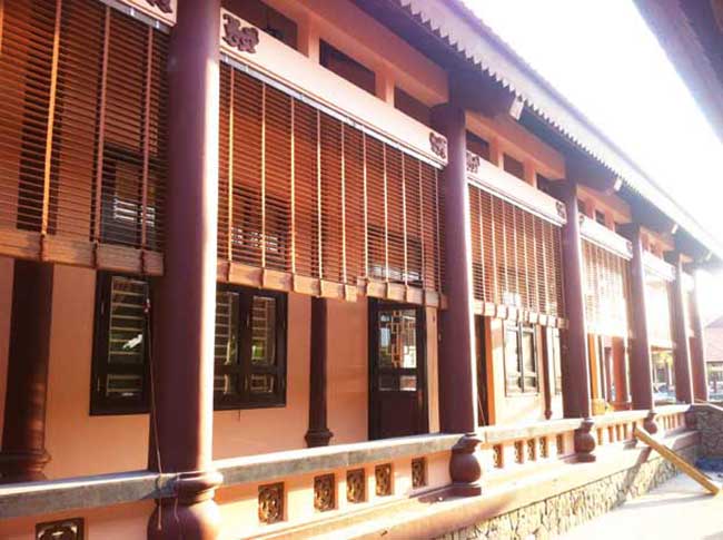 Màn nhựa giả gỗ cao cấp